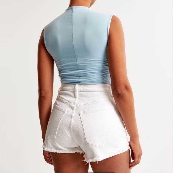 Abercrombie & Fitch Curve Love High Rise Mom Short 37/24 NWT - Picture 4 of 11